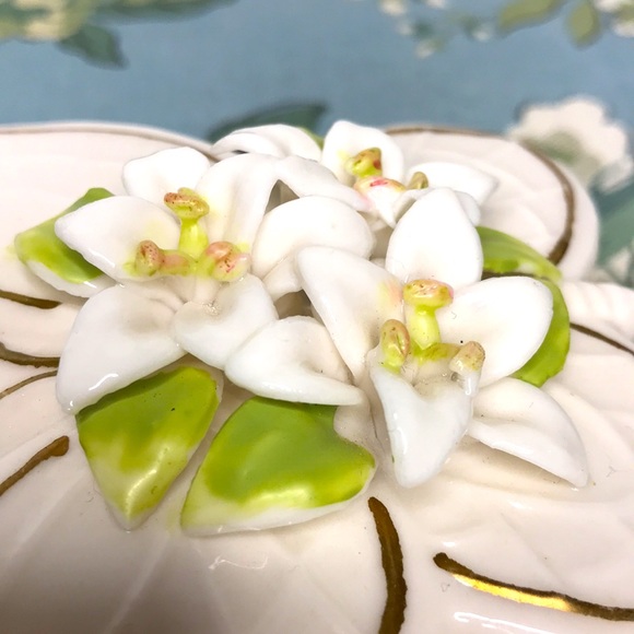 VTG Ceramic with Gilted Gold Butterfly Vanity Box - Picture 7 of 10